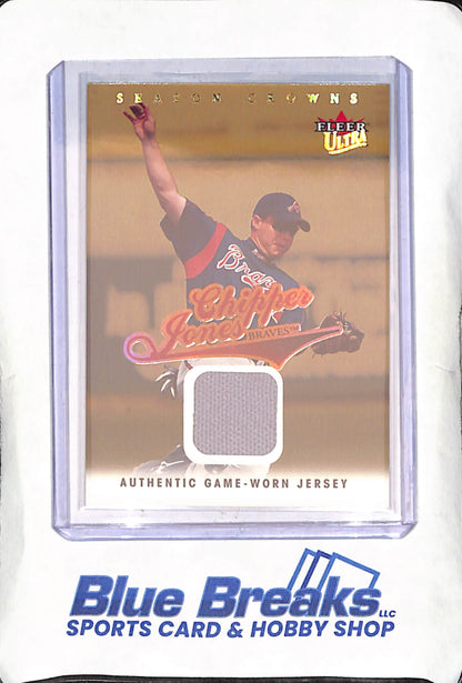 2003 Fleer Ultra - Season Crowns - Chipper Jones - Game-Worn Jersey Relic - 43/99 - Atlanta Braves - Baseball - #171