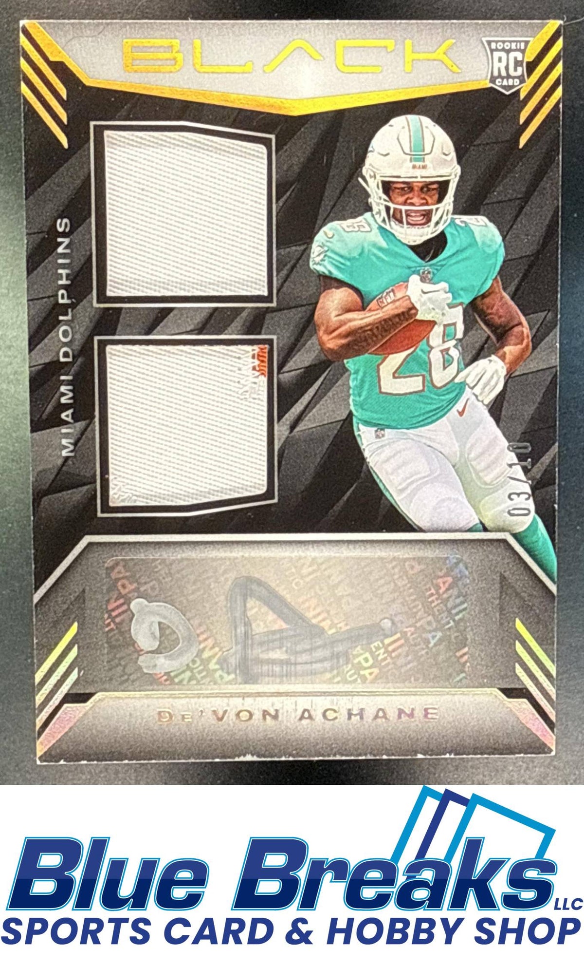 2023 Panini Black De'Von Achane #RSM-1 Rookie Signature Materials Dual Gold 03/10 RC Auto Miami Dolphins